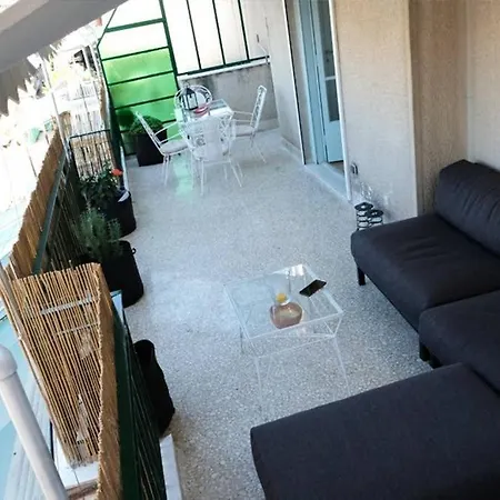 The Captains Flat On The Roof-3
